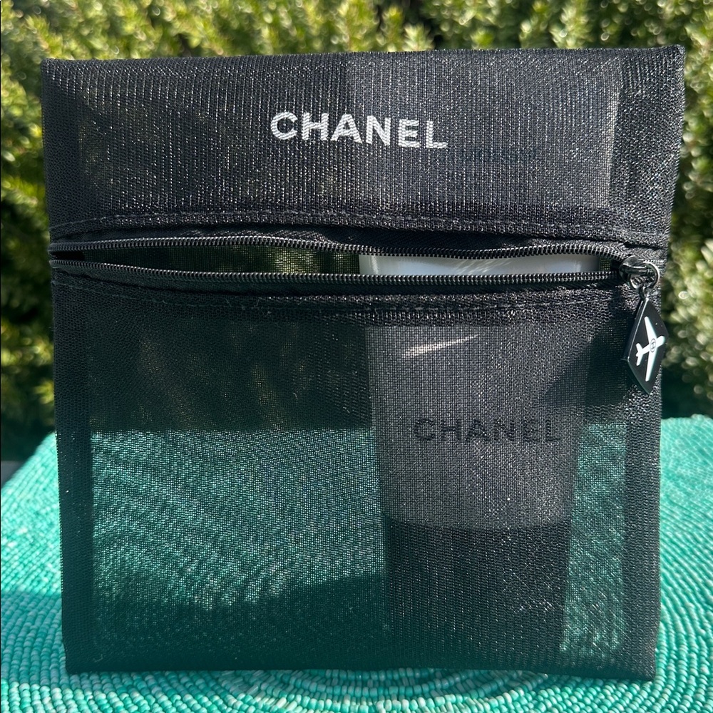 CHANEL Black Mesh Zipper travel Pouch-limited edition-used-good condition. - Picture 9 of 17